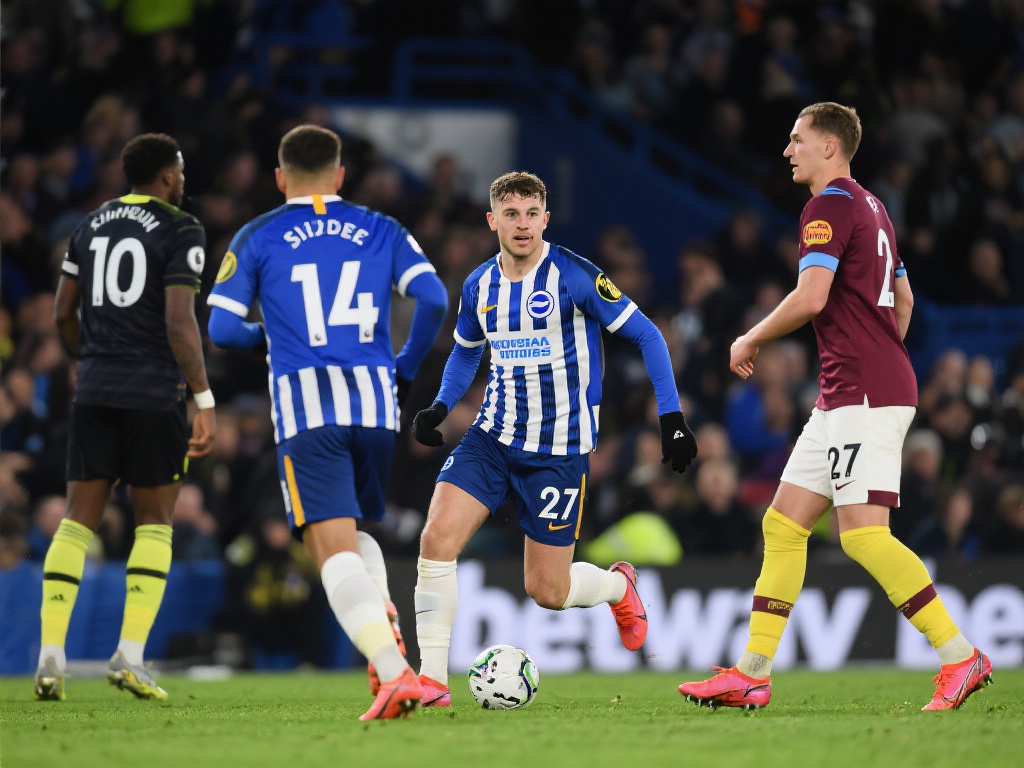 在攻防两端 在攻防两端